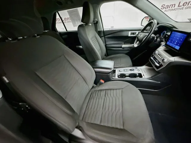 Used 2021 Black Ford XLT image 28