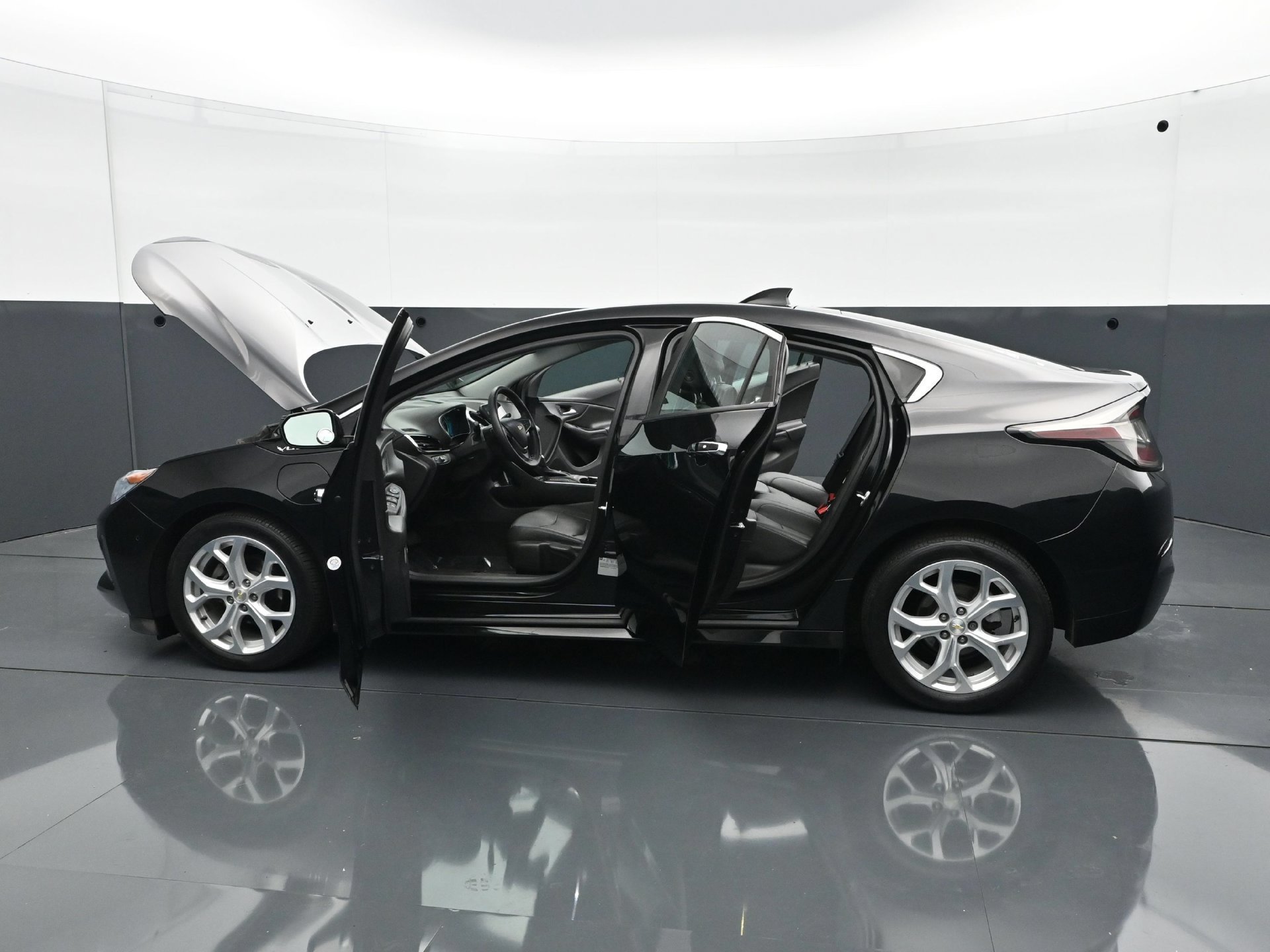 Used 2017 Mosaic Black Metallic Chevrolet Premier image 28