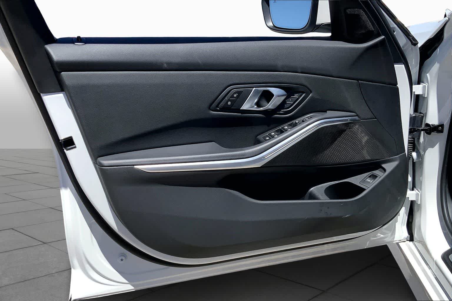 2025 BMW 3 Series 330i - Photo 22