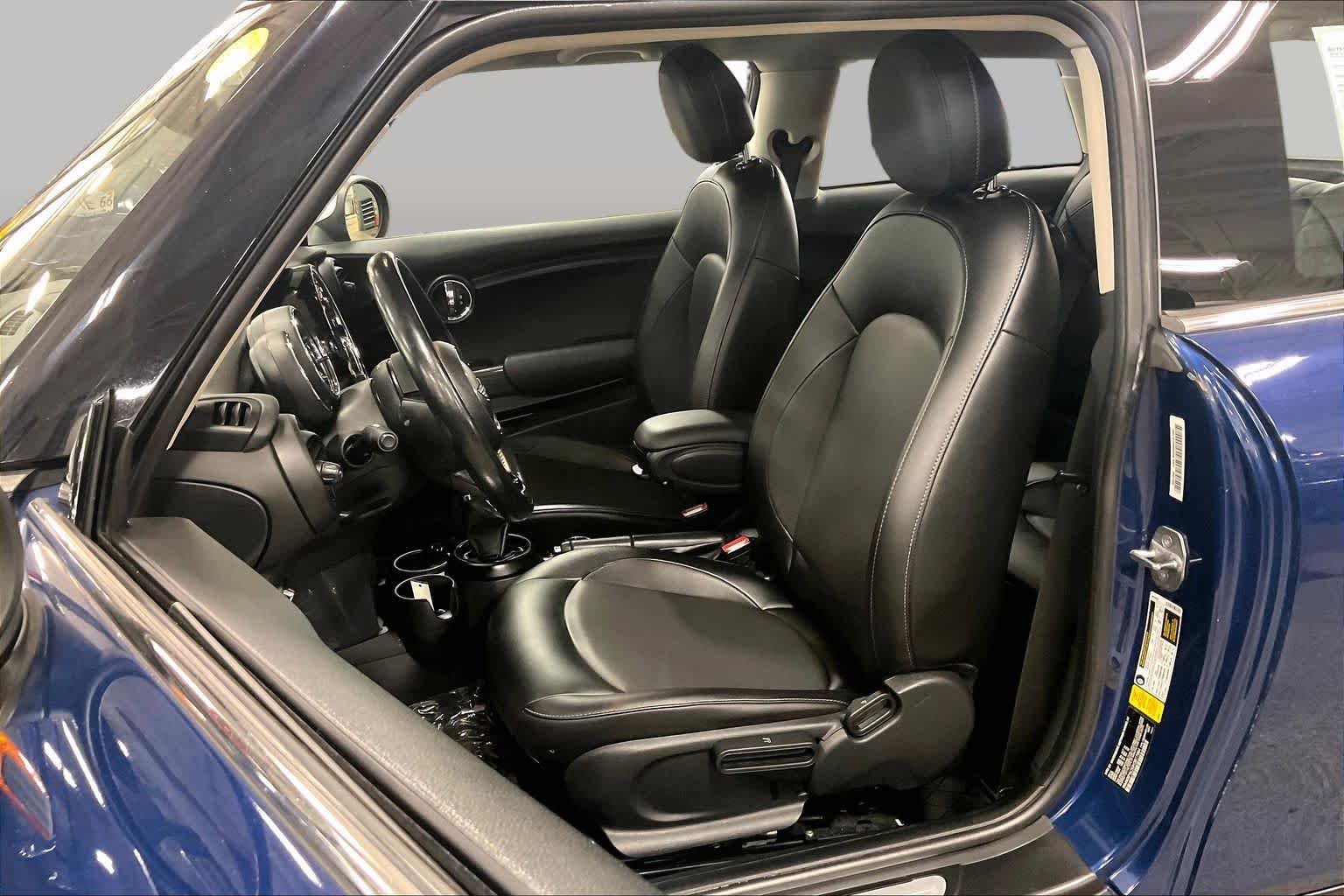 Used 2017 Deep Blue Metallic MINI Cooper image 8
