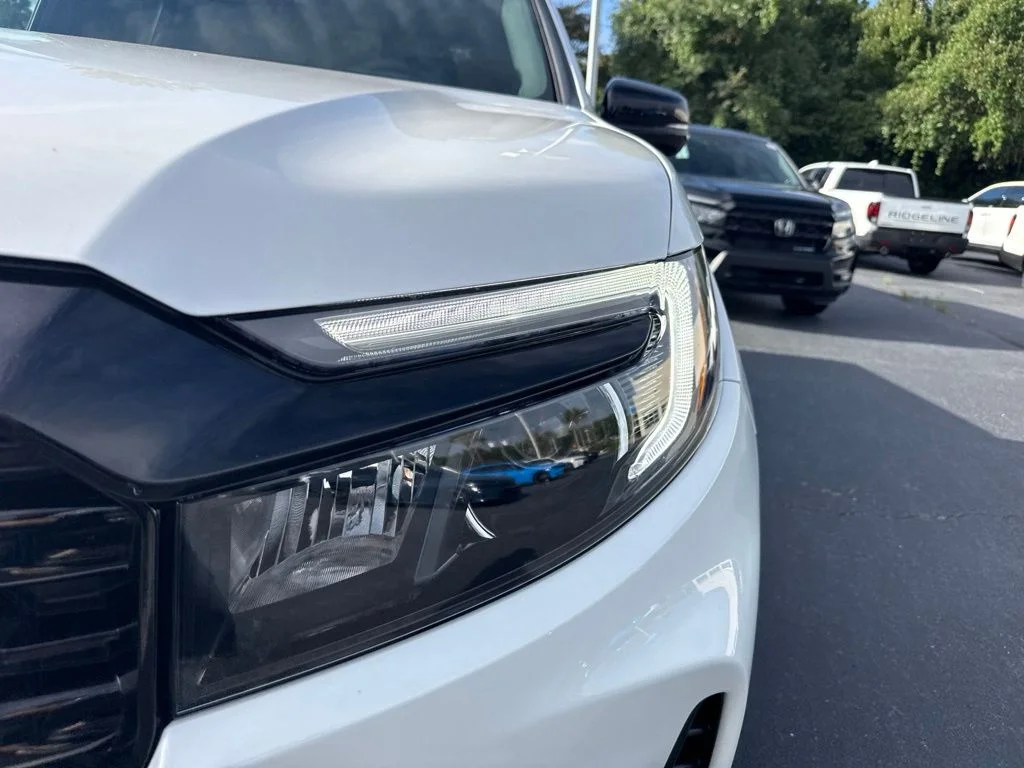 New 2026 Platinum White Pearl Honda Black Edition image 10