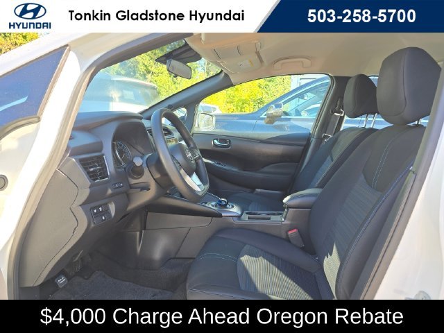 Used 2025 Glacier White Nissan S image 21