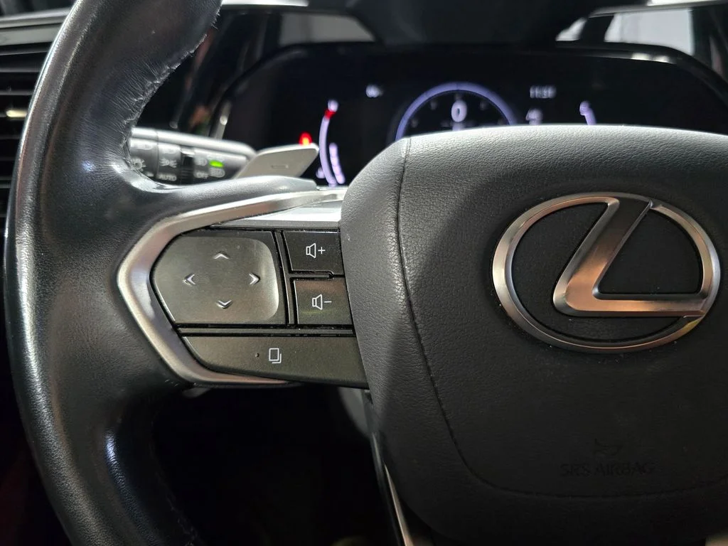 Used 2023  Lexus 250 Premium image 16