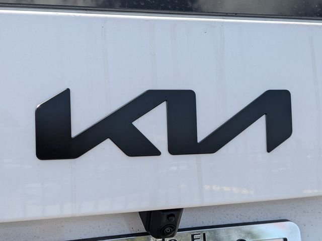 New 2027 Glacial White Pearl Kia X-LINE SX image 13