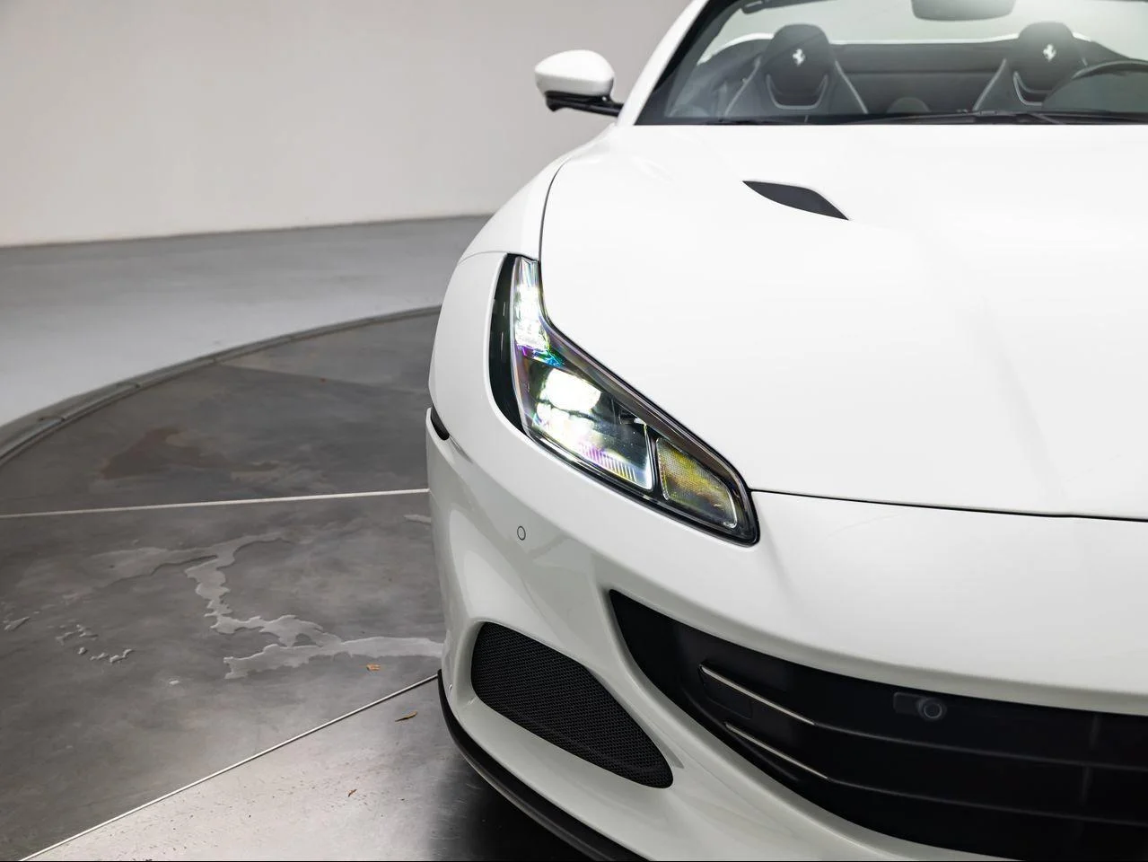 Used 2023 Bianco Cervino Ferrari M image 20