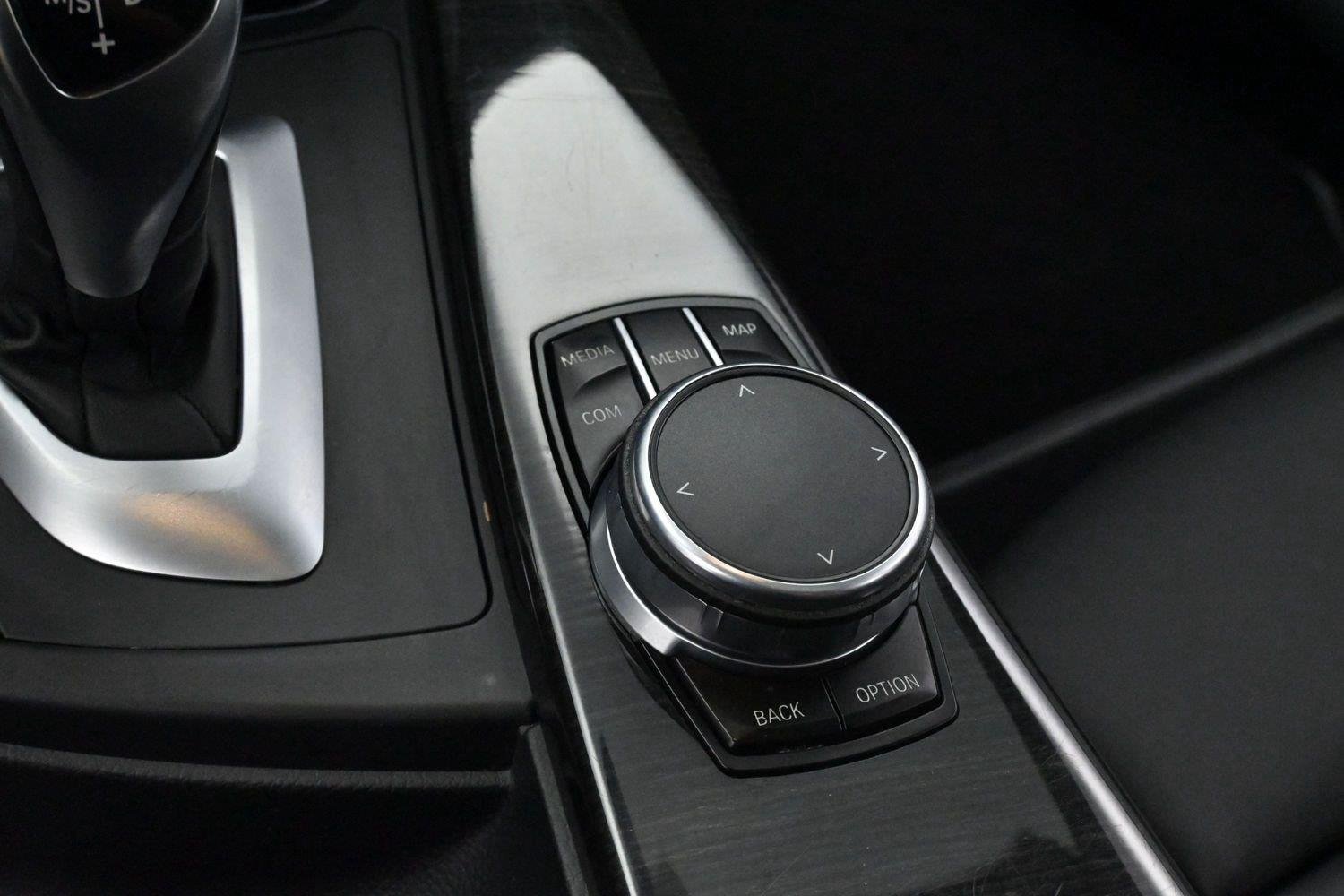 Used 2018 Black Sapphire Metallic BMW 330i image 19