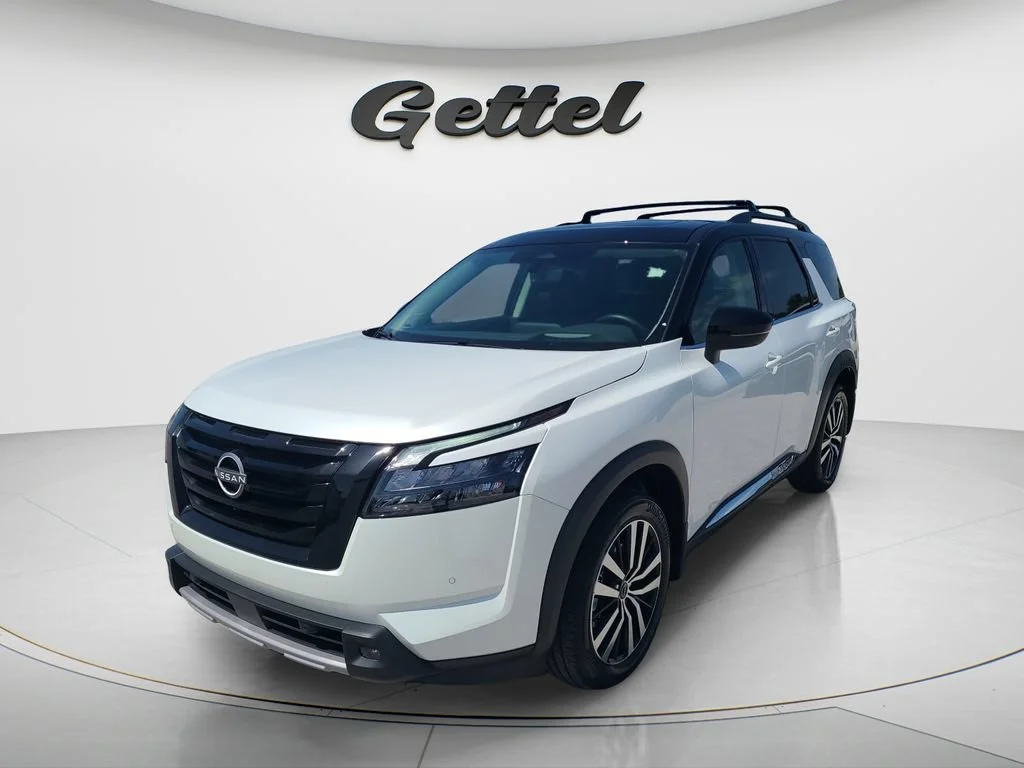 Used 2025 White Nissan Platinum FWD image 1