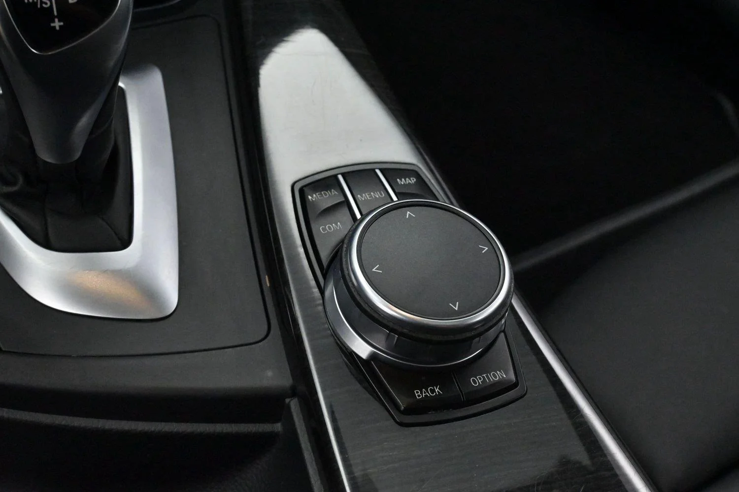 Used 2018 Black Sapphire Metallic BMW 330i image 19