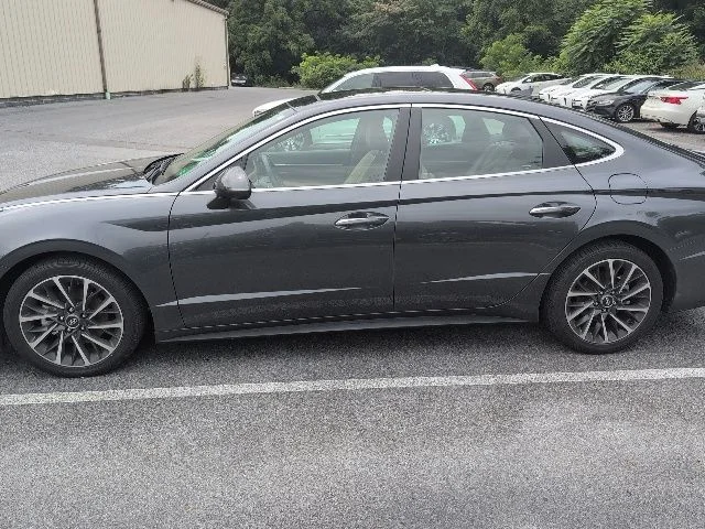 Used 2020 Gray Hyundai Limited image 4