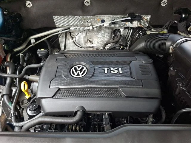 Used 2023 Blue Volkswagen 2.0T SEL R-Line image 30