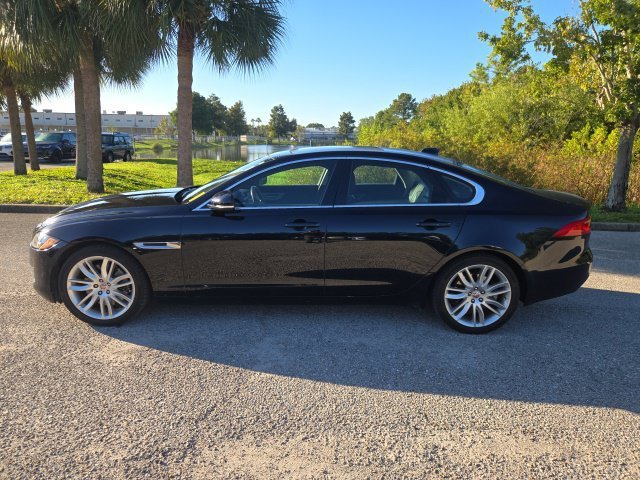 Used 2016 Celestial Black Jaguar 35t Prestige image 2