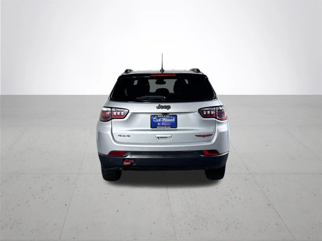 Used 2024 Silver Jeep Trailhawk image 7