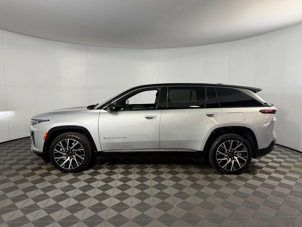 Used 2025 Silver Jeep Limited image 11