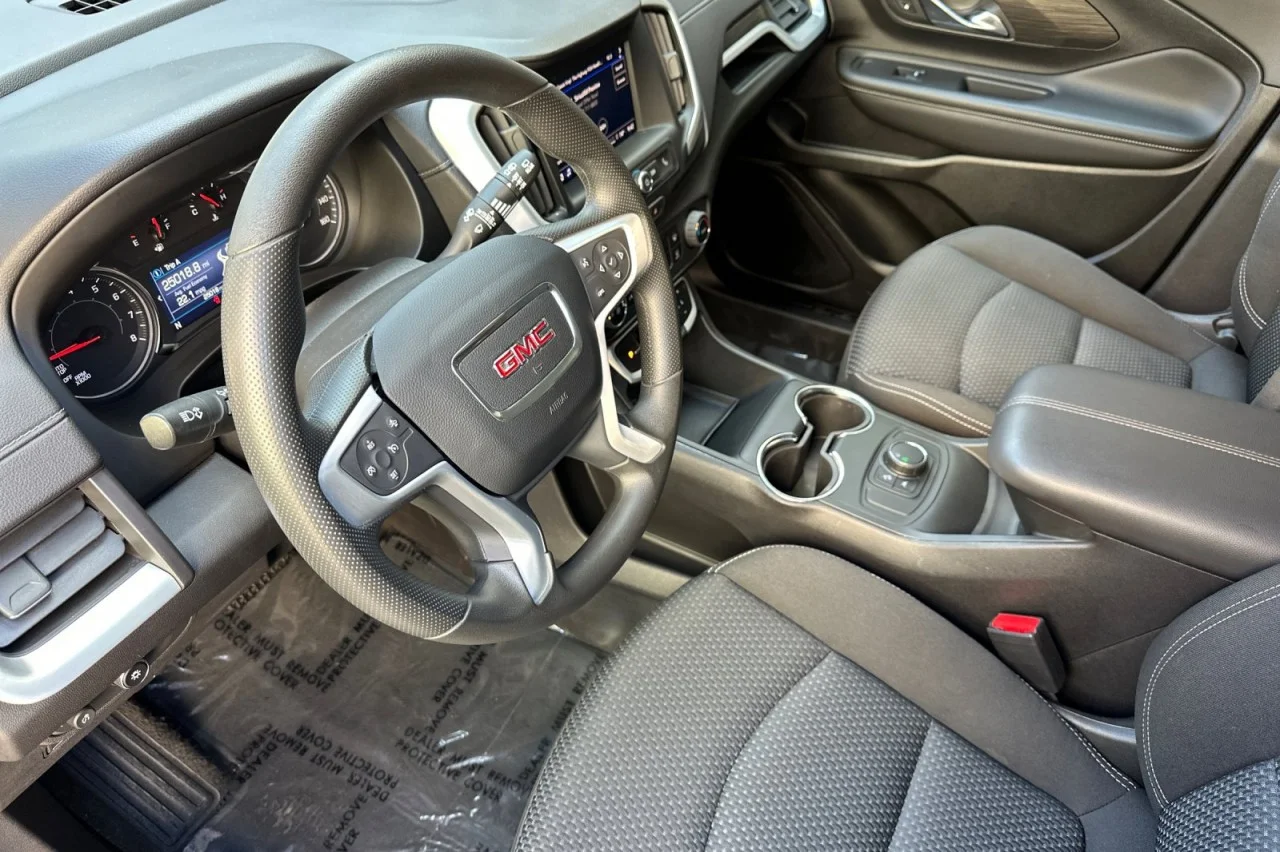 Used 2024 BLACK GMC SLE image 9
