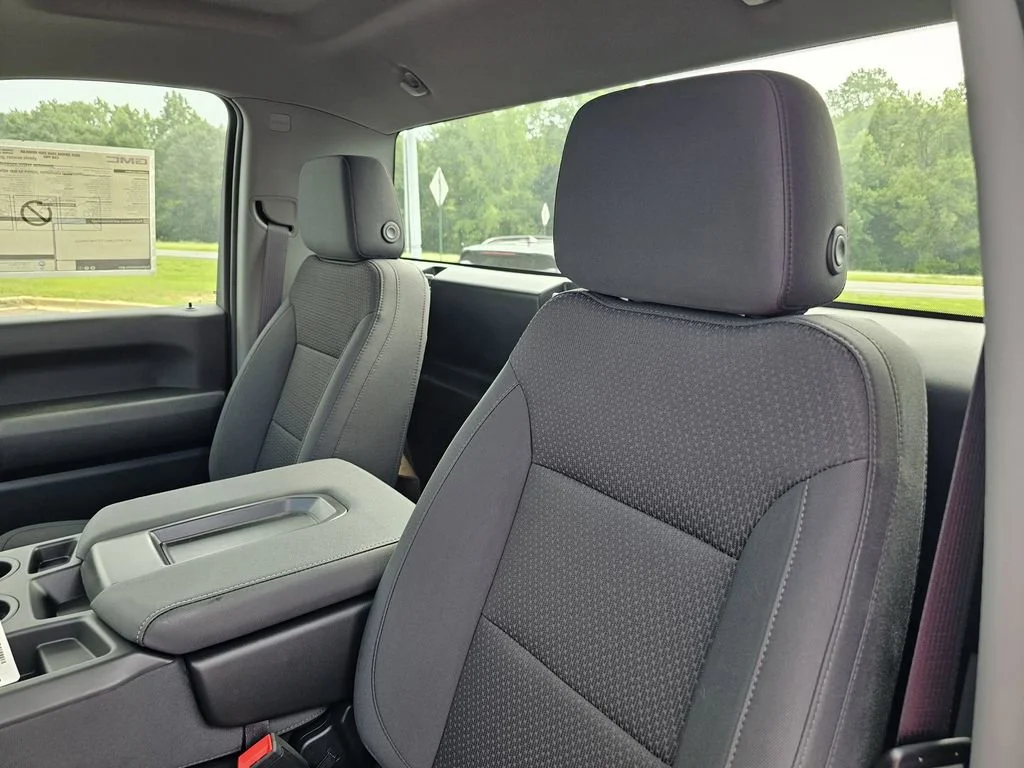 2025 GMC Sierra 2500HD Pro - Photo 18