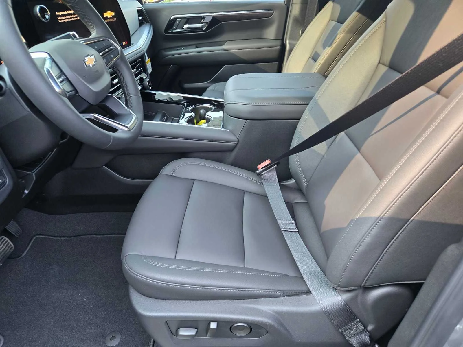 New 2026 Sterling Gray Metallic Chevrolet LT image 17