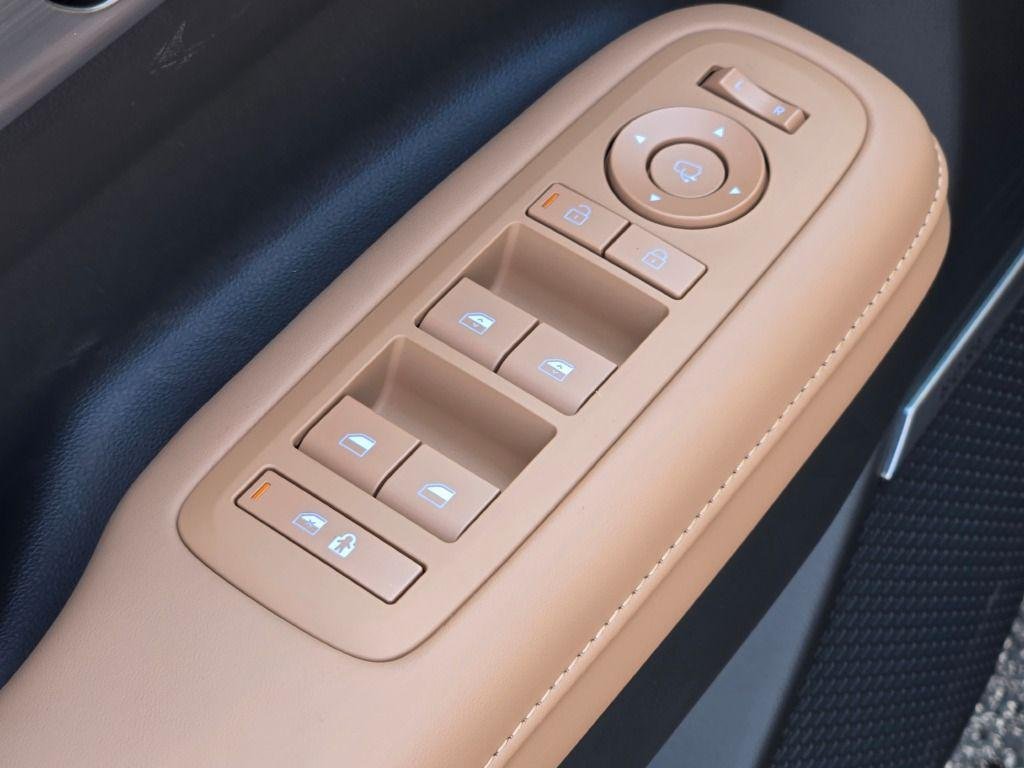 New 2027 Phantom Black Hyundai Limited image 19