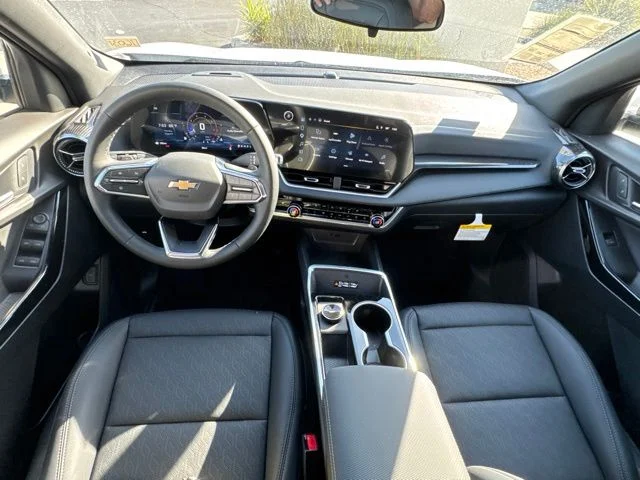 New 2027 White Chevrolet LT image 21