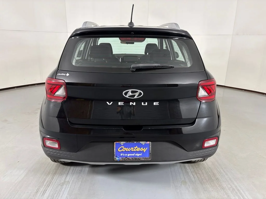 Used 2025 Black Hyundai SEL image 7
