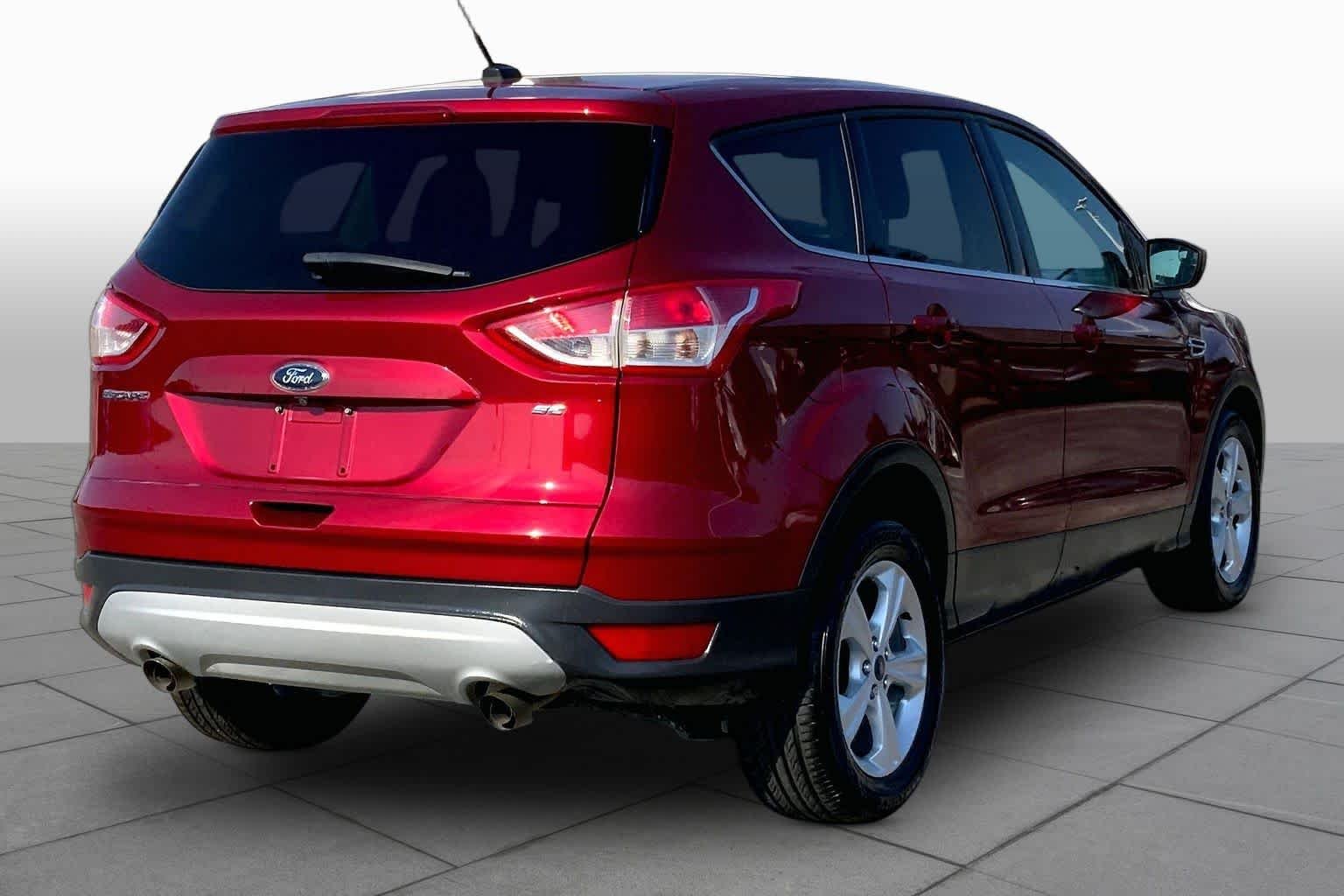 Used 2015 Ruby Red Metallic Tinted Clearcoat Ford SE image 13