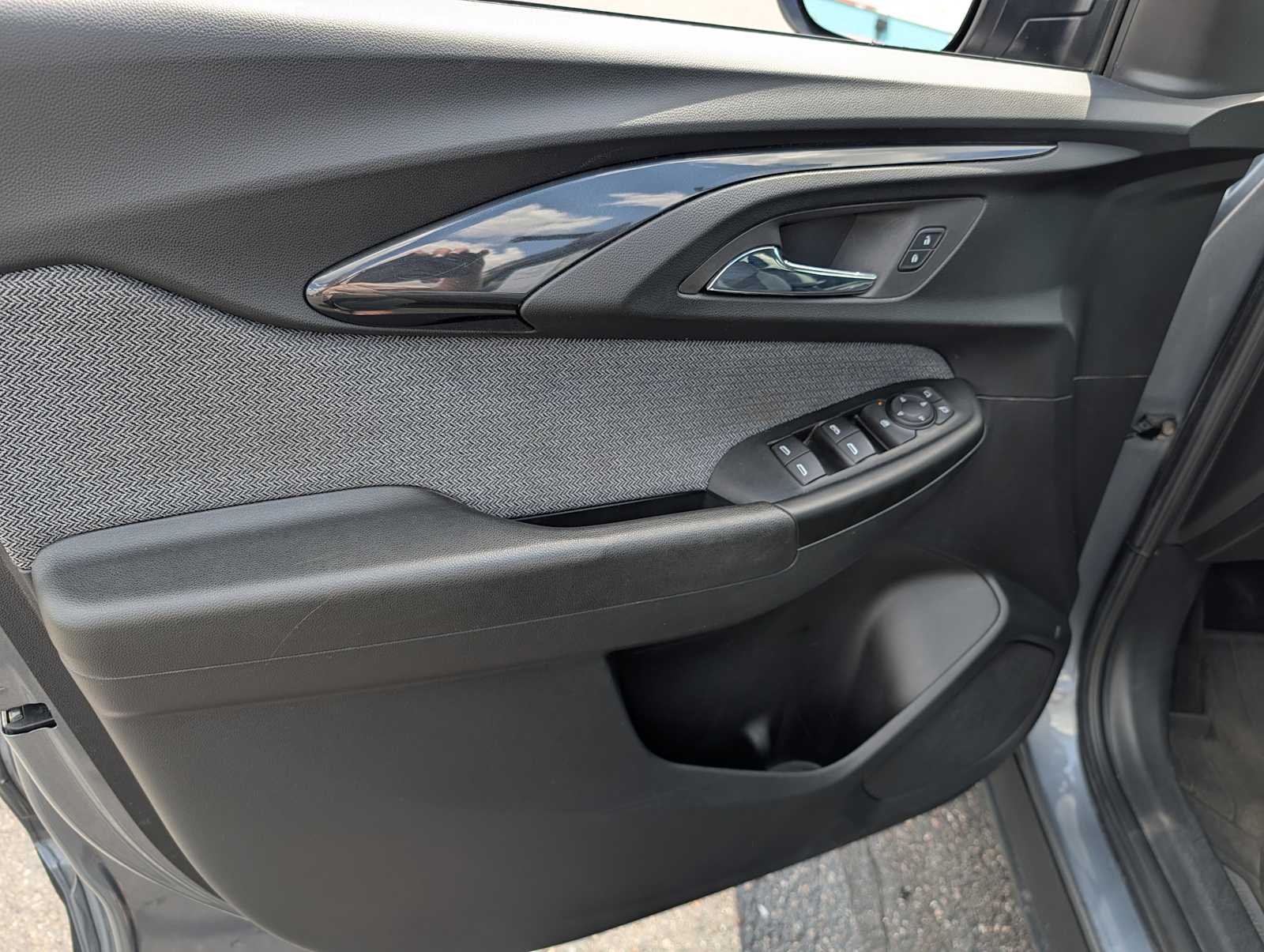 Used 2022 Satin Steel Metallic Chevrolet LT image 11