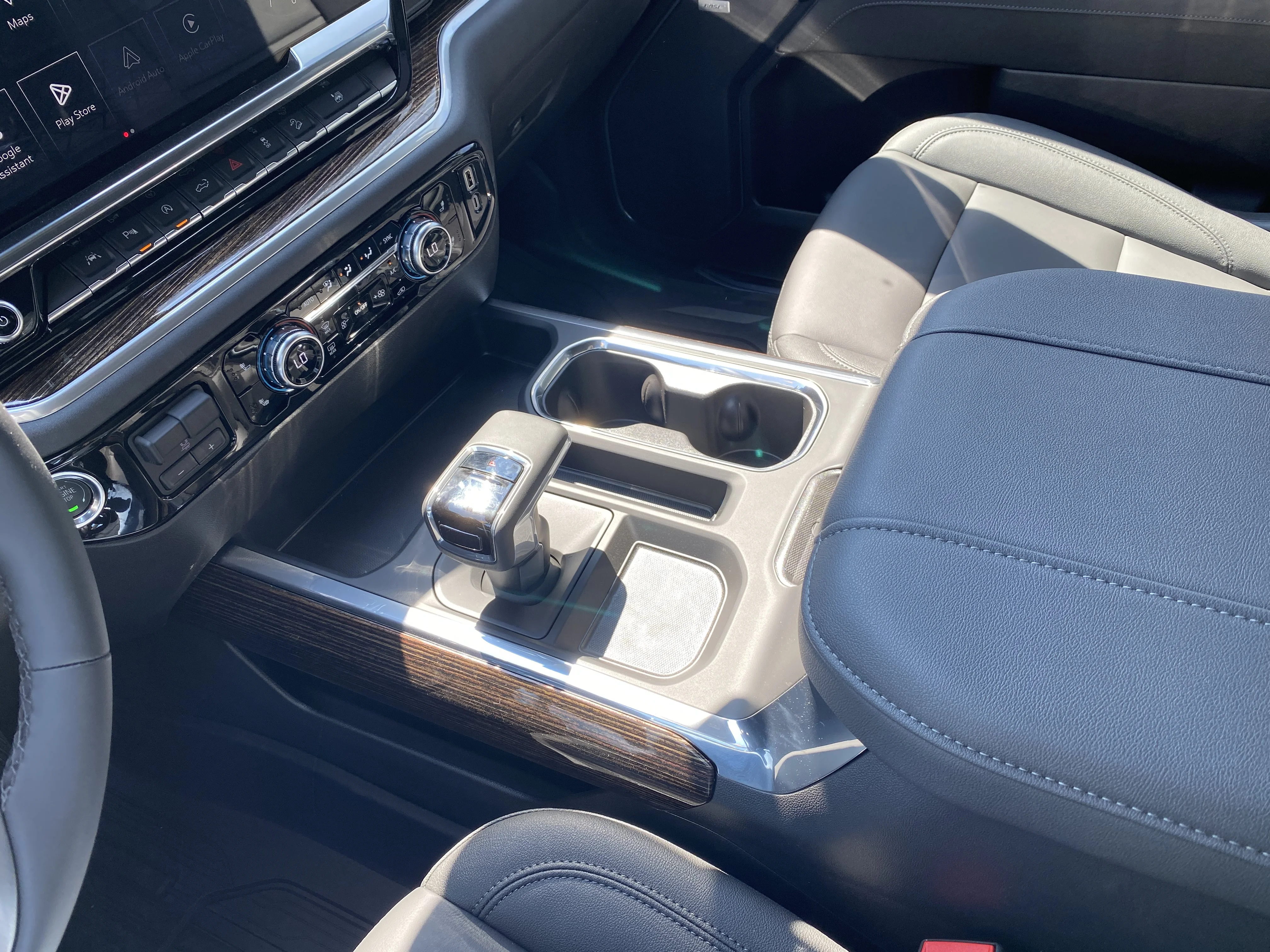 New 2026 ONYX BLACK GMC Elevation image 24