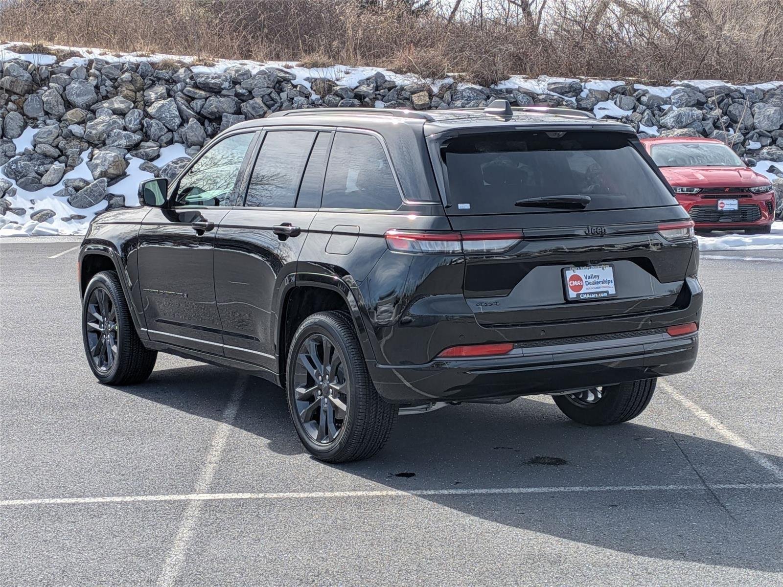 New 2026 Diamond Black Crystal Pearl-Coat Exterior Paint Jeep Limited Reserve image 7