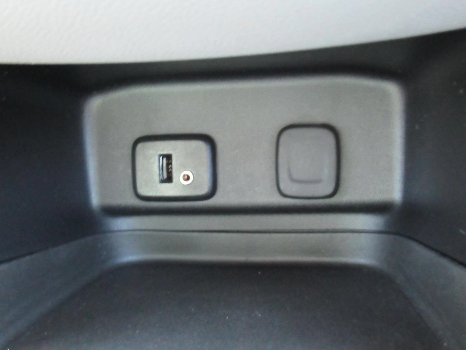Used 2018 PEPPERDUST METALLIC Chevrolet LT image 28