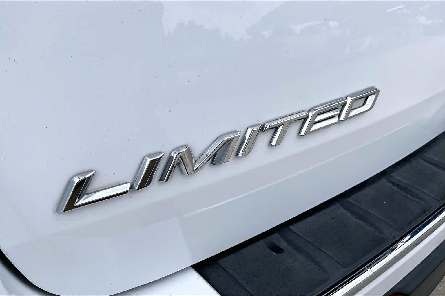 Used 2020 Oxford White Ford Limited image 10