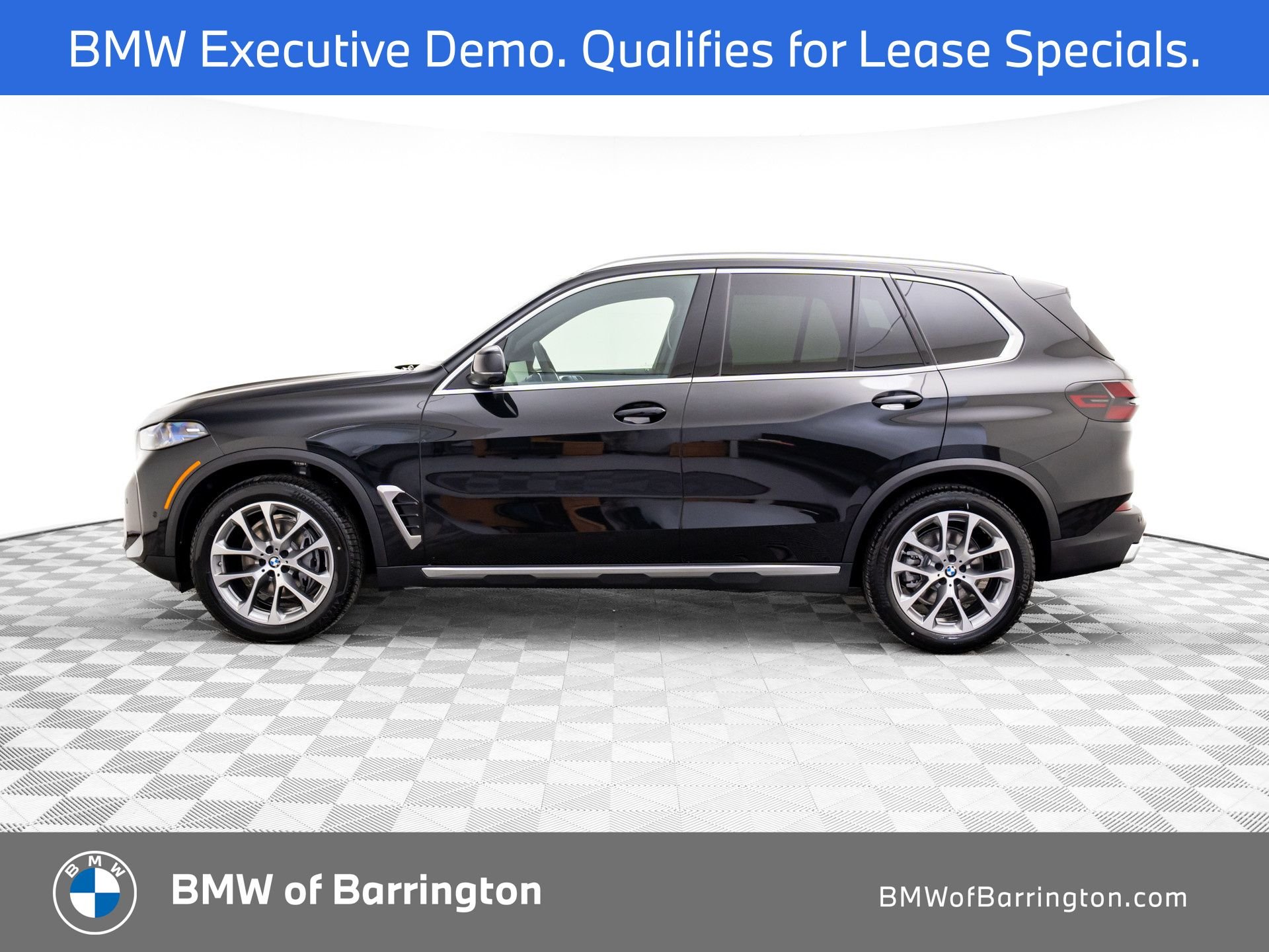 New 2026 Black Sapphire Metallic BMW xDrive40i image 2
