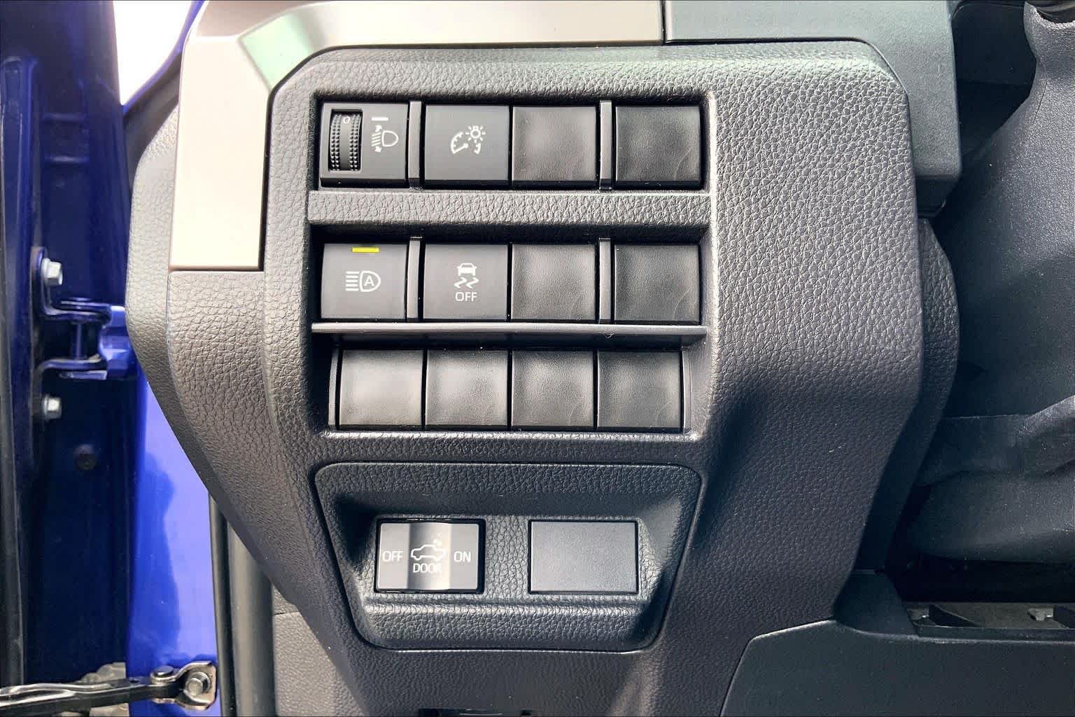 Used 2024 Blue Crush Metallic Toyota SR5 image 33