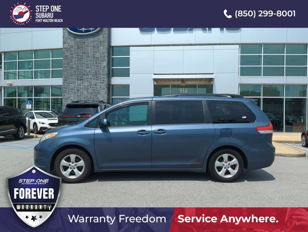 Used 2014 Blue Toyota LE image 4
