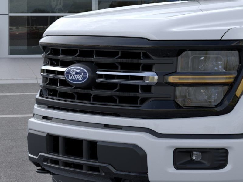 New 2026 Oxford White Ford XLT image 18