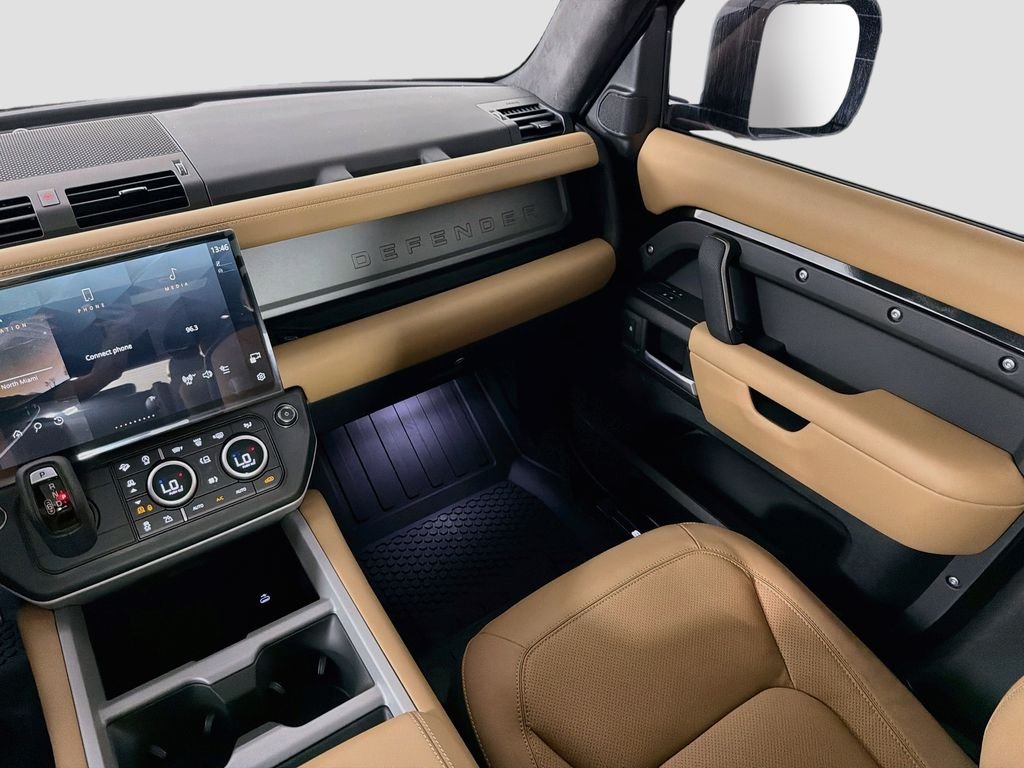 New 2026 Santorini Black Land Rover V8 image 25