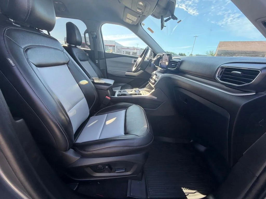 Used 2023 Gray Ford XLT image 35