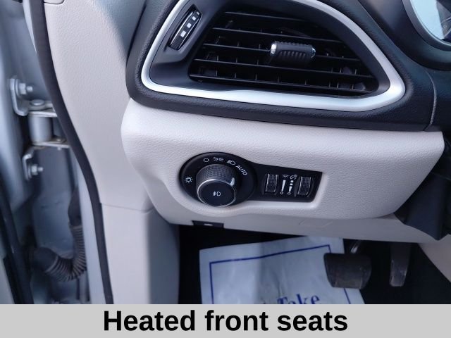 Used 2024 Silver Mist Clearcoat Chrysler Touring L image 14