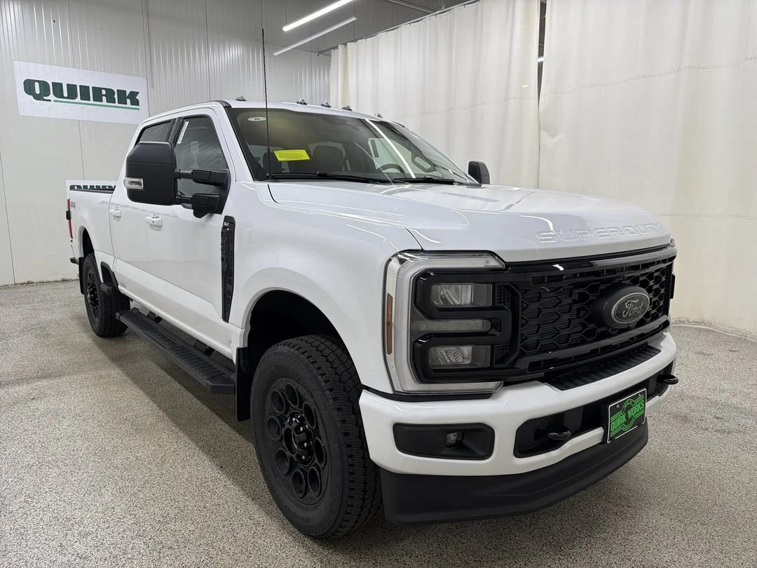 New 2026 Oxford White Ford F-250® XLT image 3