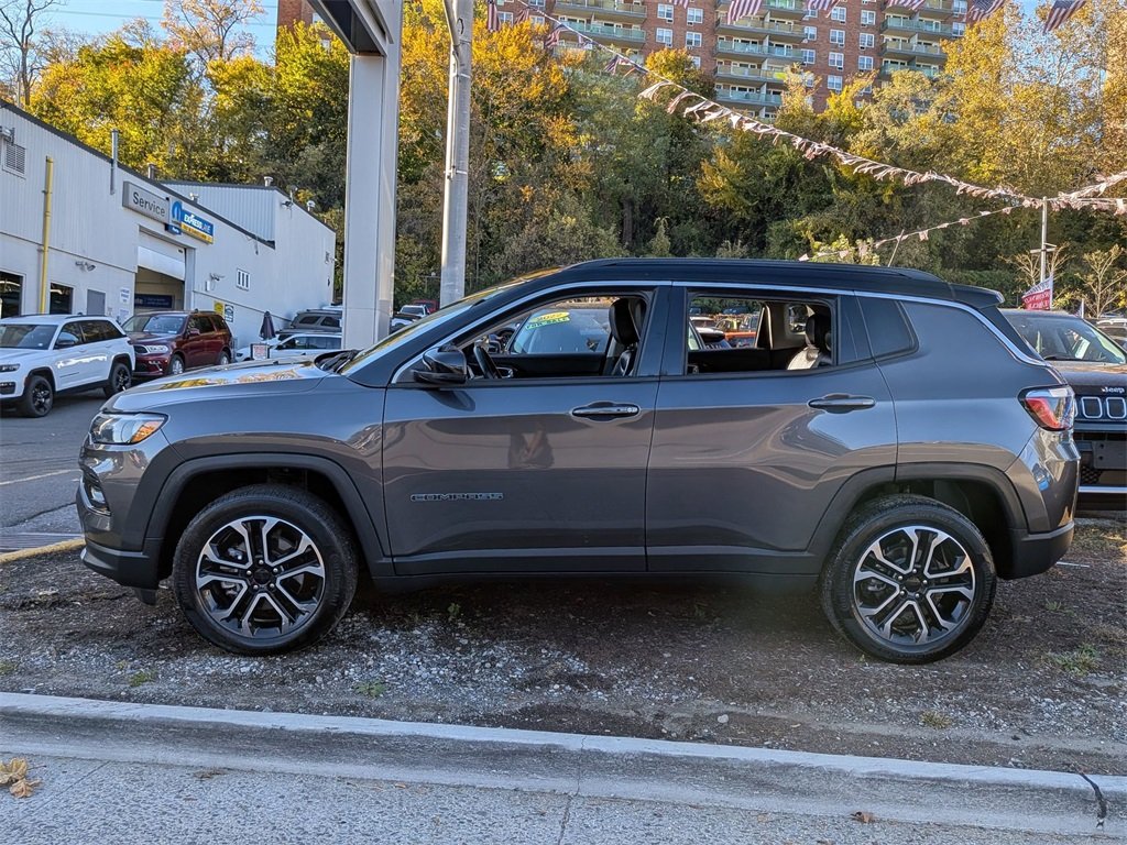 2022 Jeep Compass Limited photo 3