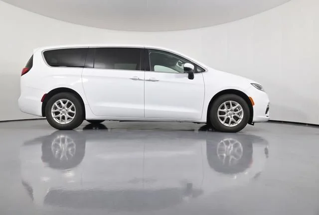 Used 2023 White Chrysler Touring L image 31
