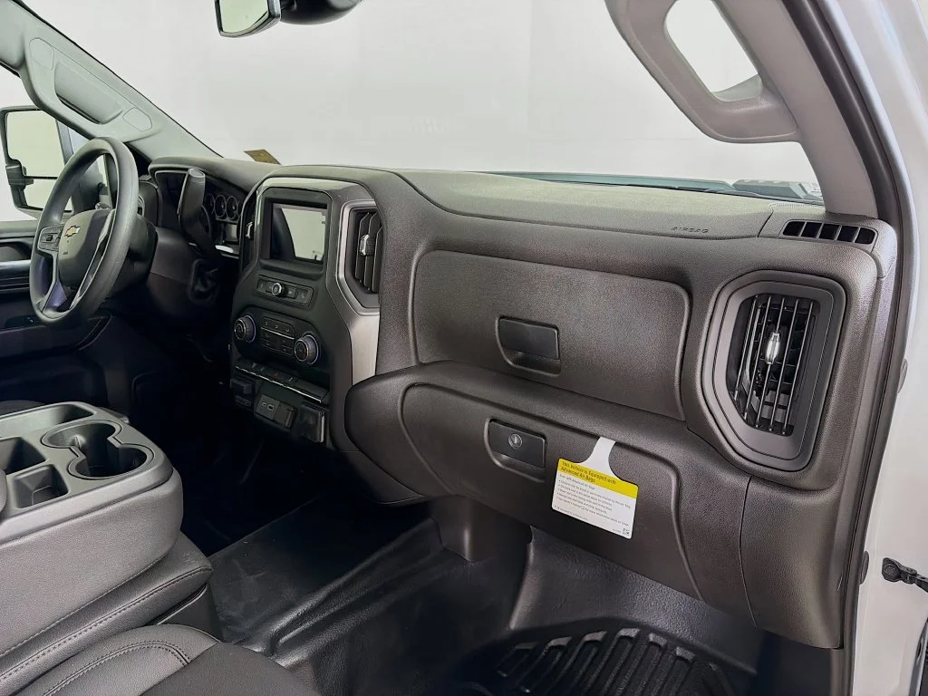 New 2026 Summit White Chevrolet Work Truck image 24