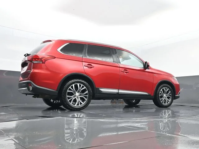 Used 2018 Red Mitsubishi GT image 27