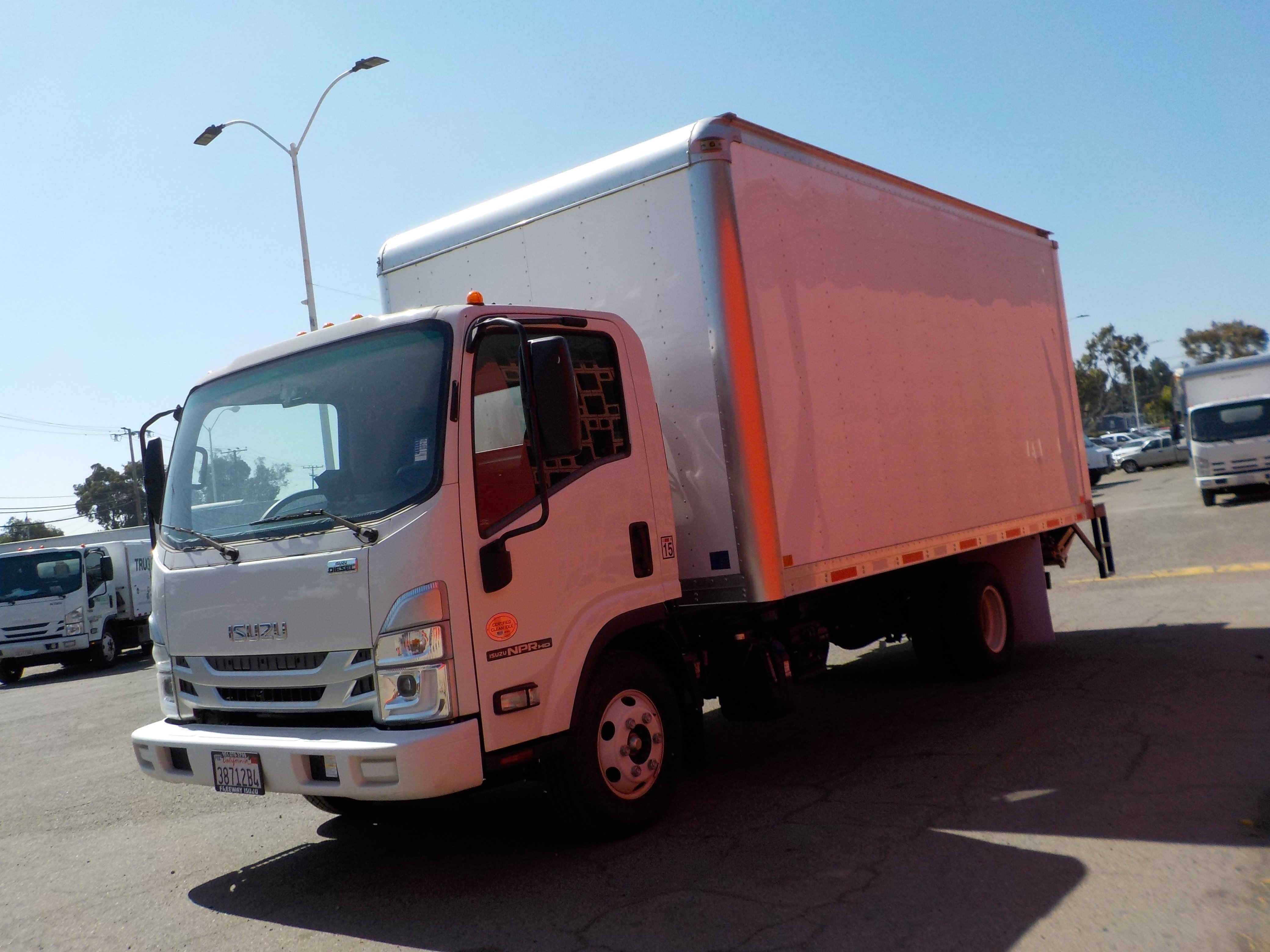 Used 2024 White ISUZU  image 19