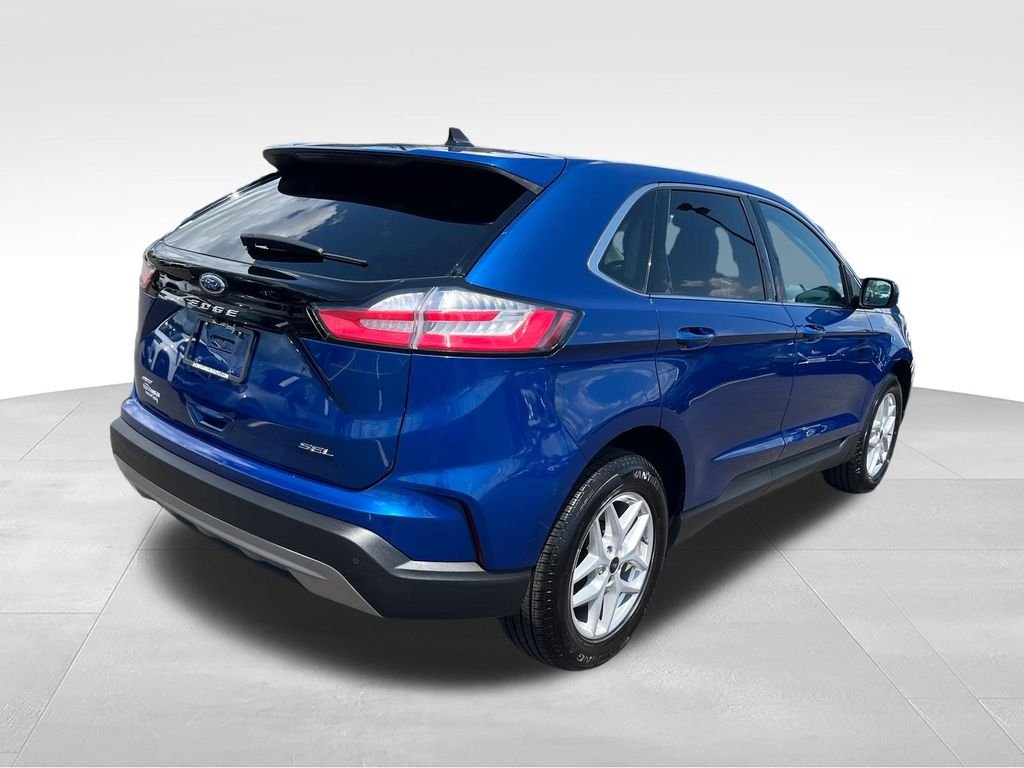 Used 2024 Blue Ford SEL image 5