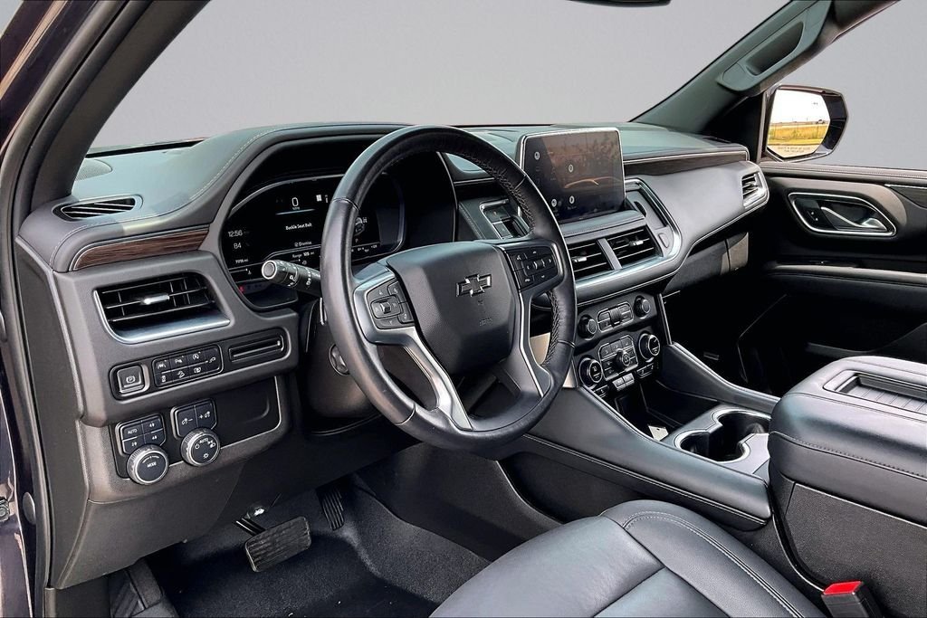 Used 2022 Gray Chevrolet Z71 image 11