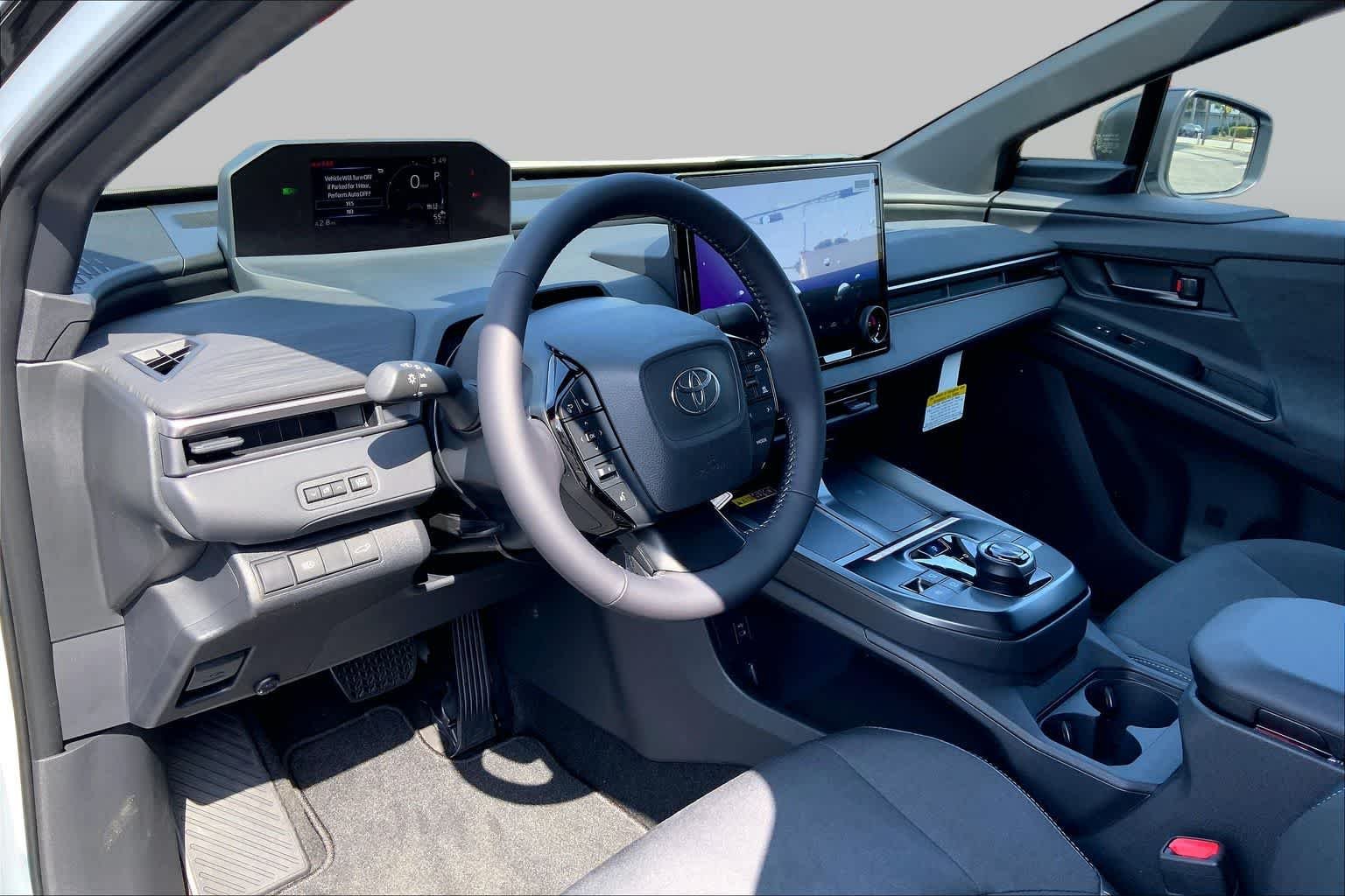 2026 Toyota C-HR XSE - Photo 8