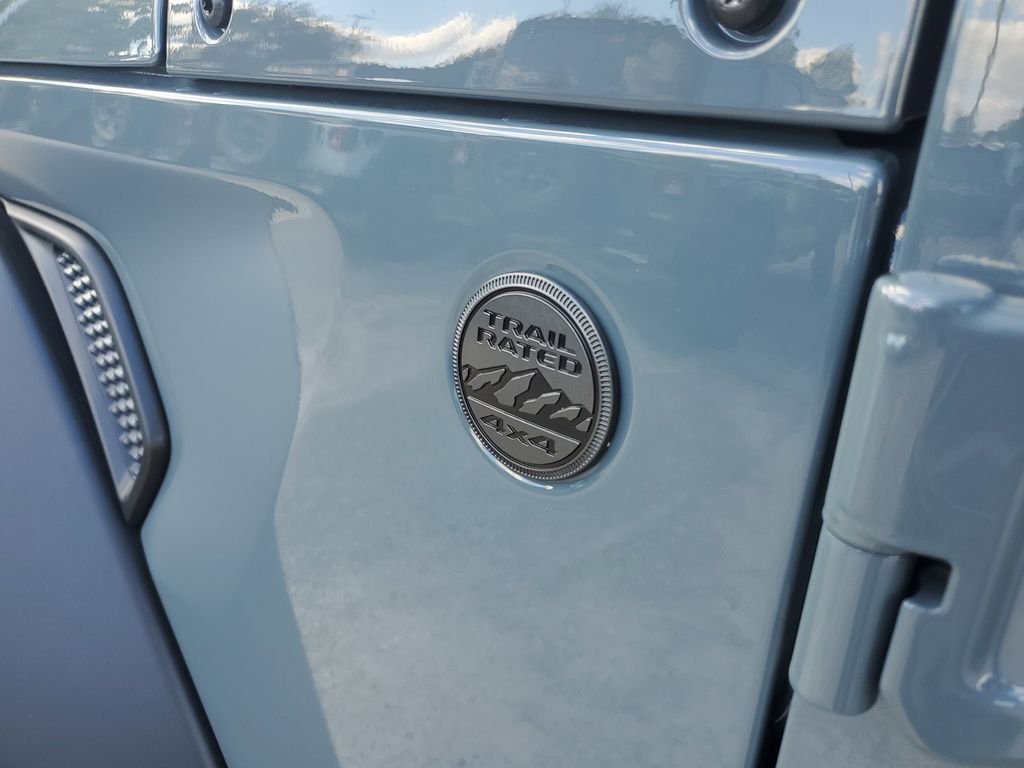 New 2026 Anvil Clear-Coat Exterior Paint Jeep Sport image 6