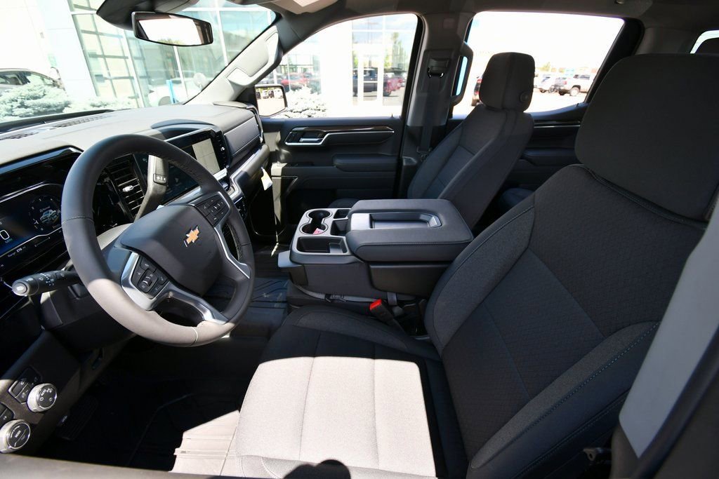 2025 Chevrolet Silverado 1500 LT - Photo 10