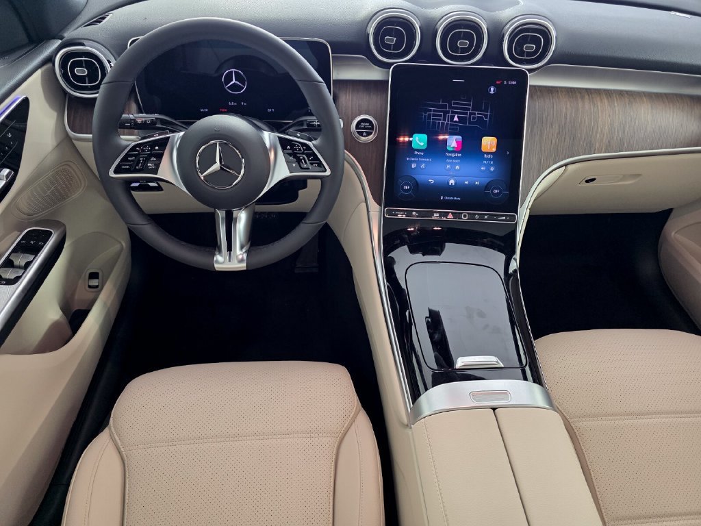 New 2027 Polar White Mercedes-Benz GLC 300 image 26