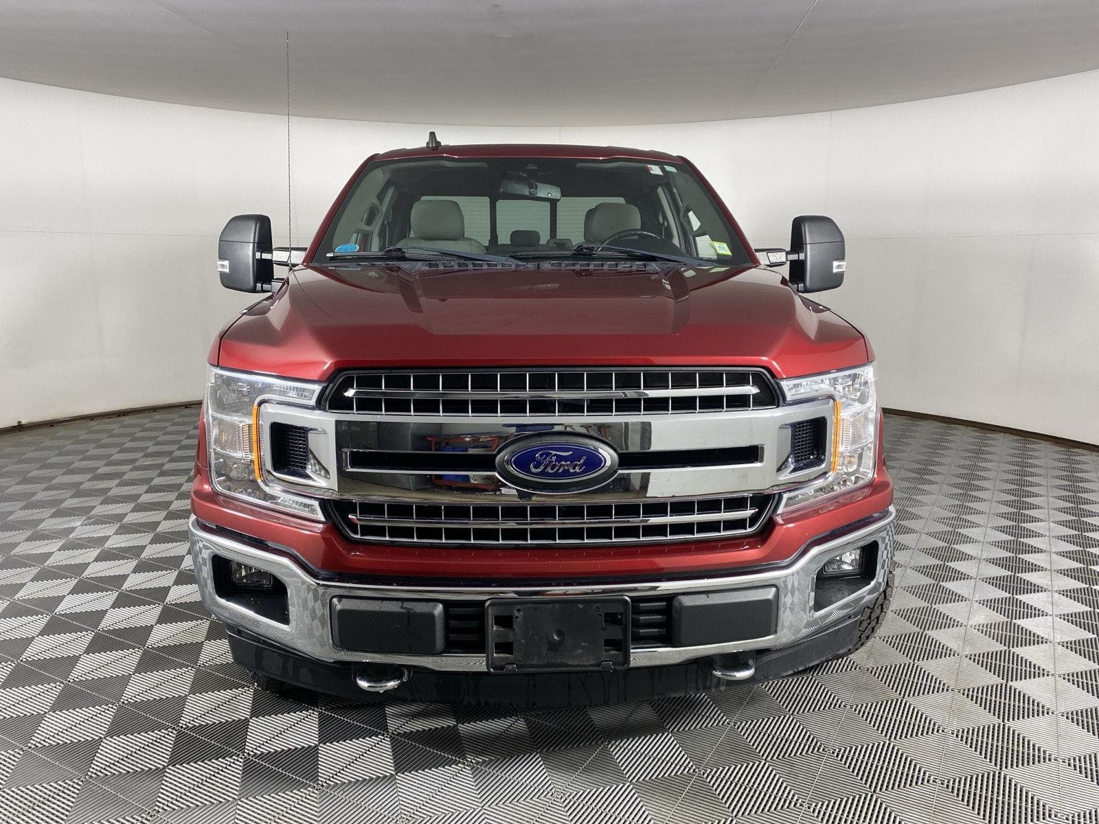 Used 2019 Ruby Red Metallic Tinted Clearcoat/Magnetic Ford XLT image 5