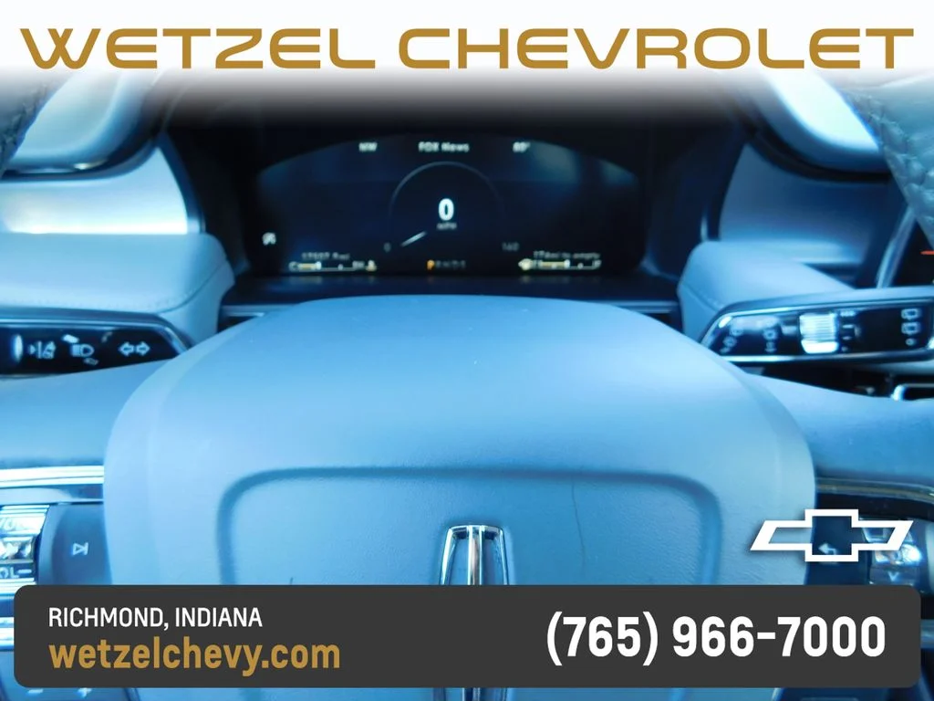 Used 2023 Silver Lincoln Reserve image 33